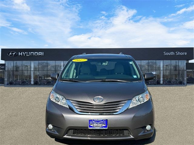 2017 Toyota Sienna 