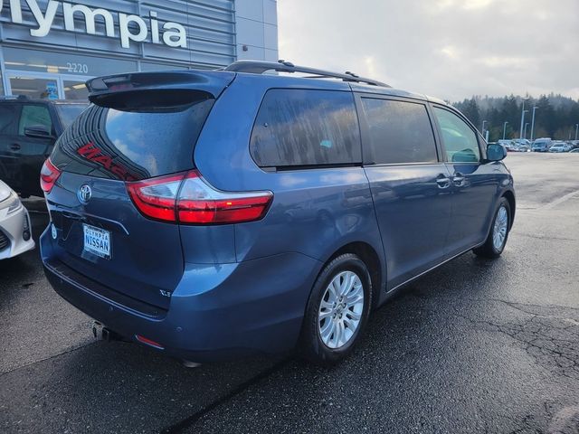 2017 Toyota Sienna XLE