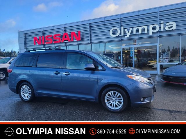 2017 Toyota Sienna XLE