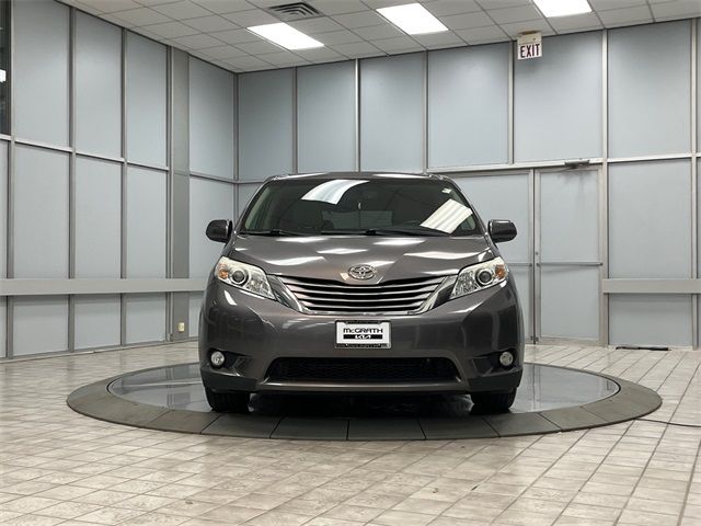 2017 Toyota Sienna XLE