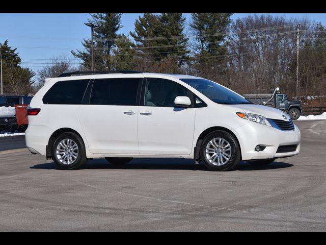 2017 Toyota Sienna XLE