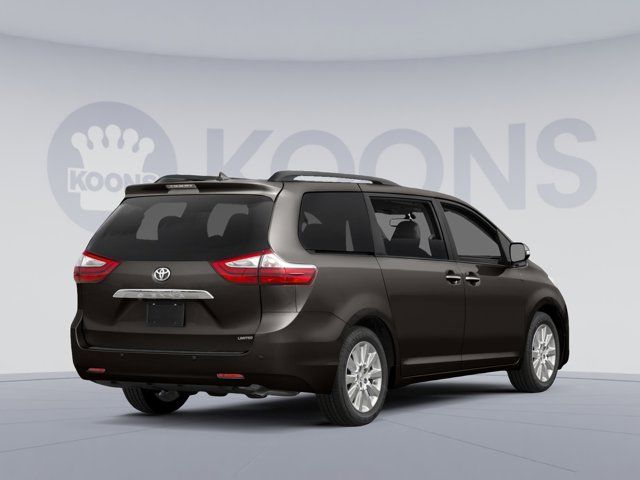 2017 Toyota Sienna XLE Auto Access Seat