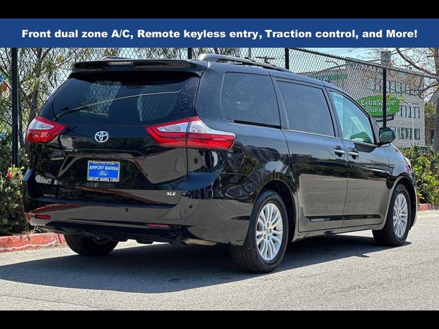 2017 Toyota Sienna XLE