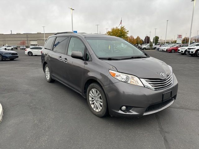 2017 Toyota Sienna XLE Premium