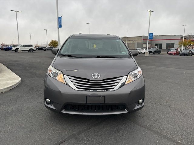 2017 Toyota Sienna XLE Premium