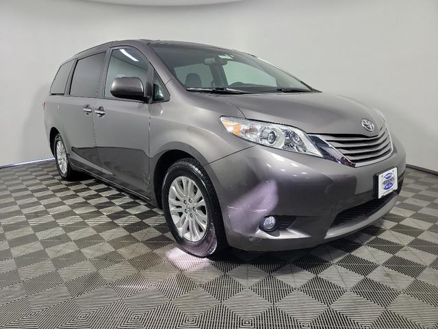 2017 Toyota Sienna XLE