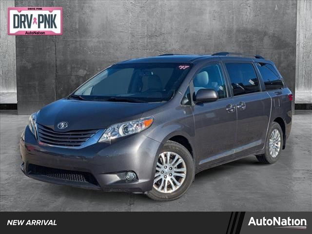 2017 Toyota Sienna XLE