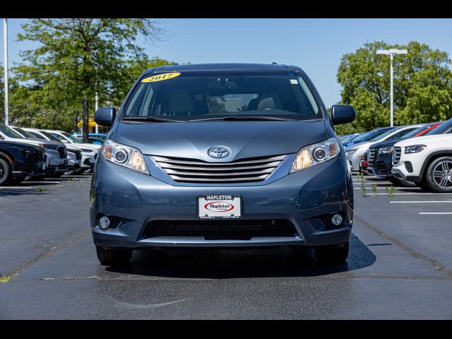 2017 Toyota Sienna XLE