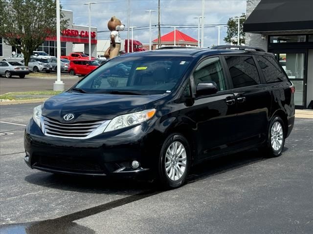 2017 Toyota Sienna XLE