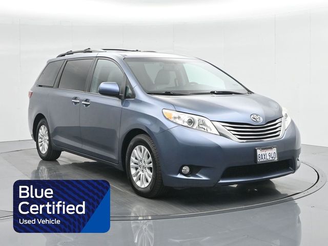 2017 Toyota Sienna XLE