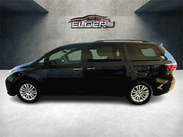 2017 Toyota Sienna XLE