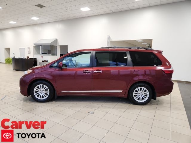 2017 Toyota Sienna XLE