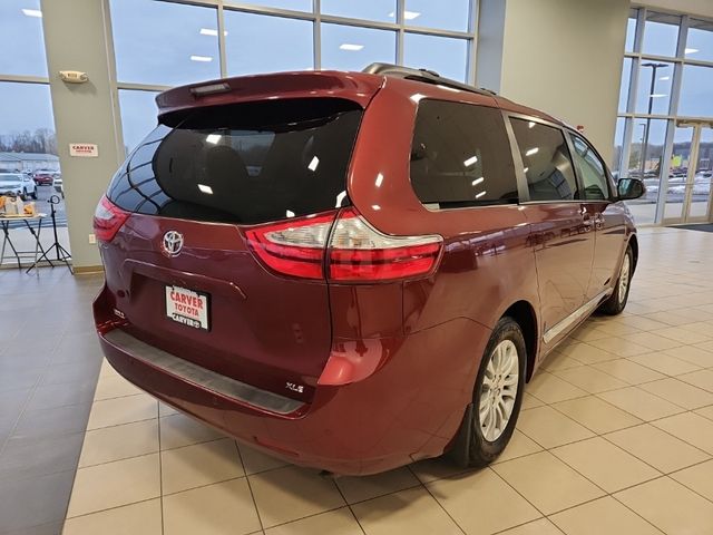 2017 Toyota Sienna XLE