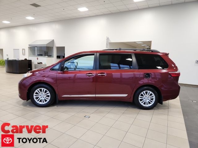 2017 Toyota Sienna XLE