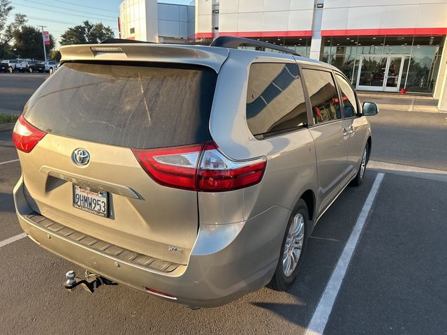 2017 Toyota Sienna XLE