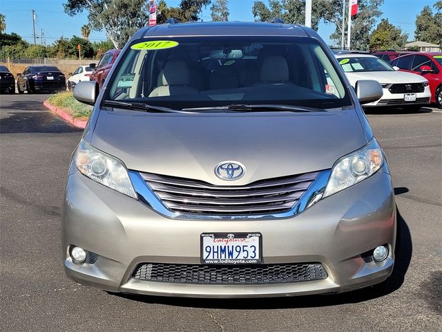 2017 Toyota Sienna XLE