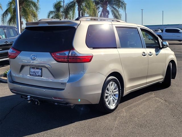 2017 Toyota Sienna 