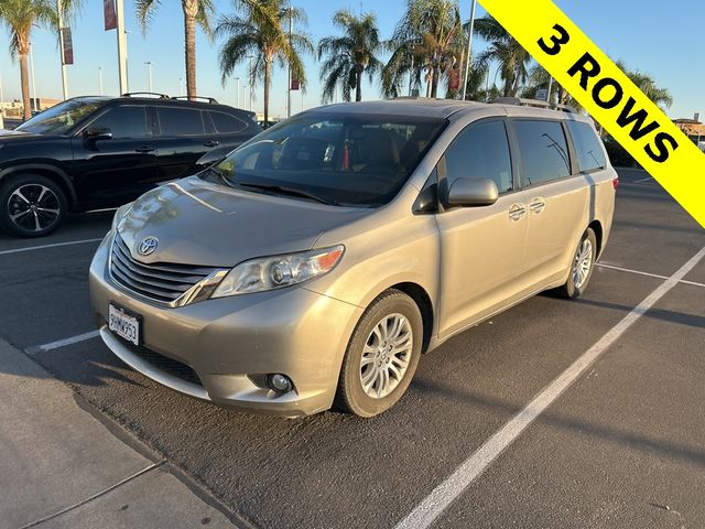 2017 Toyota Sienna XLE