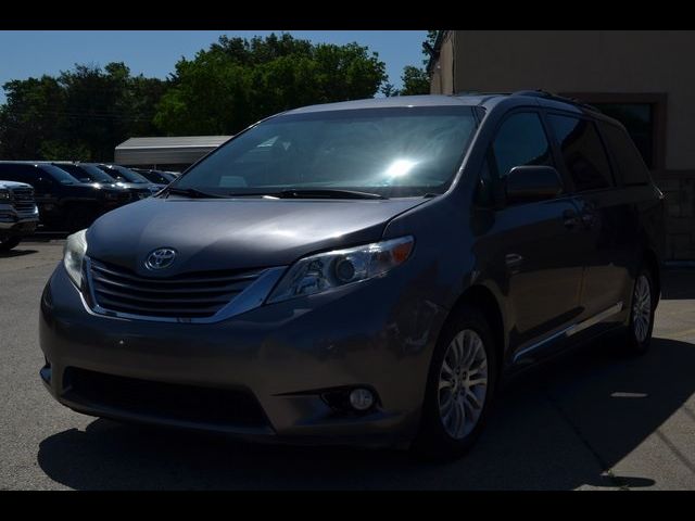 2017 Toyota Sienna XLE