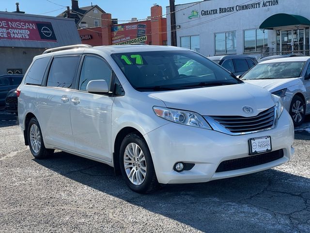 2017 Toyota Sienna XLE