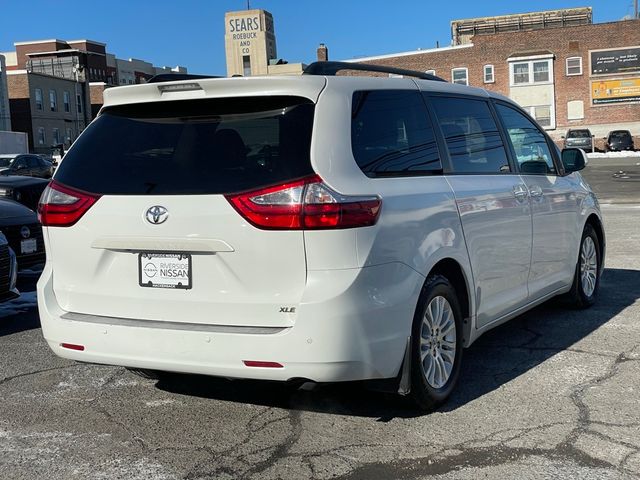 2017 Toyota Sienna XLE