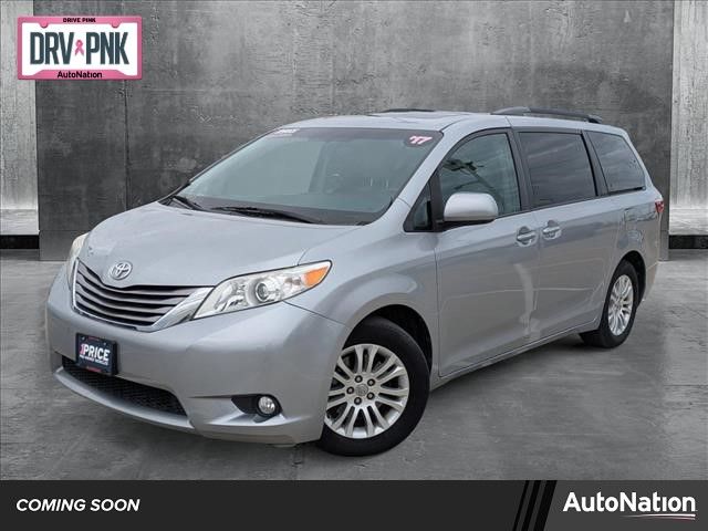 2017 Toyota Sienna XLE