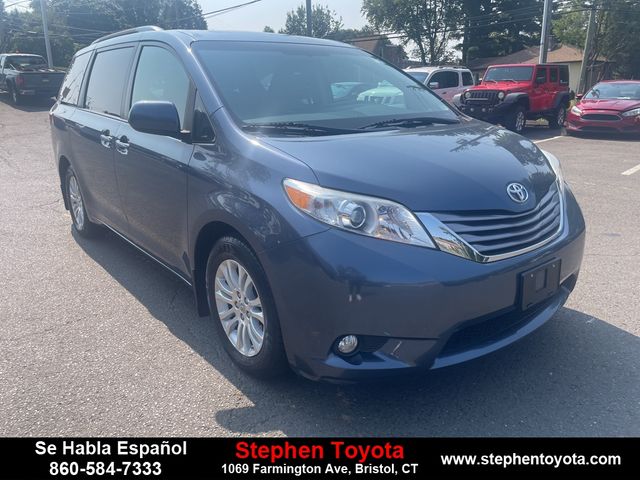 2017 Toyota Sienna 