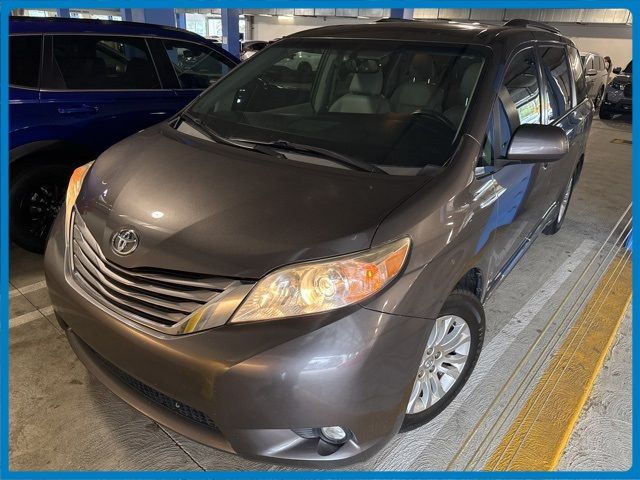 2017 Toyota Sienna XLE