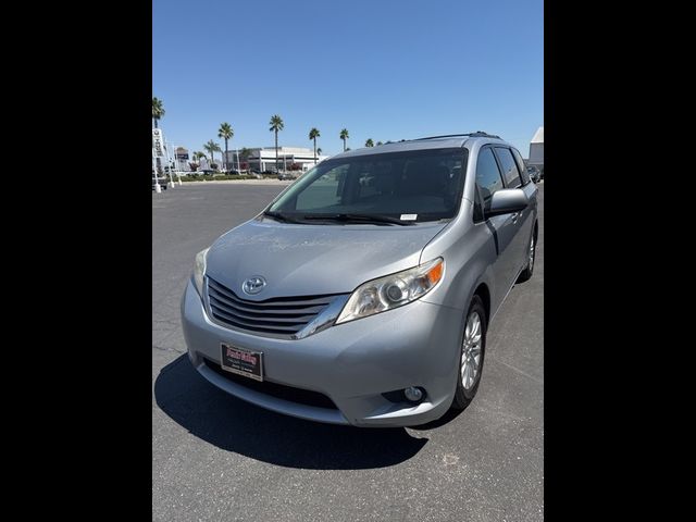 2017 Toyota Sienna XLE