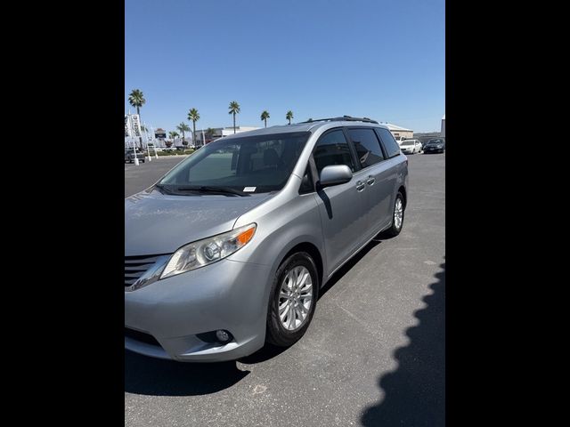 2017 Toyota Sienna XLE