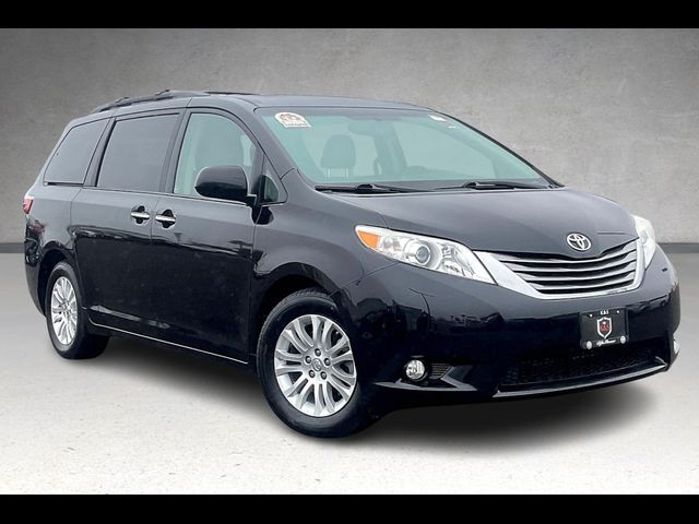 2017 Toyota Sienna XLE