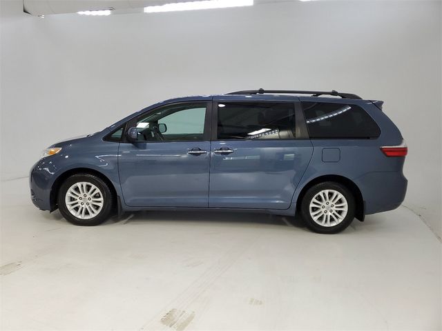 2017 Toyota Sienna XLE