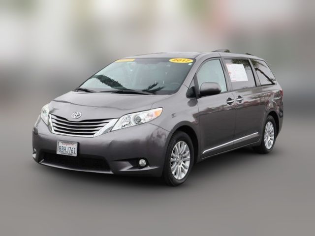 2017 Toyota Sienna XLE