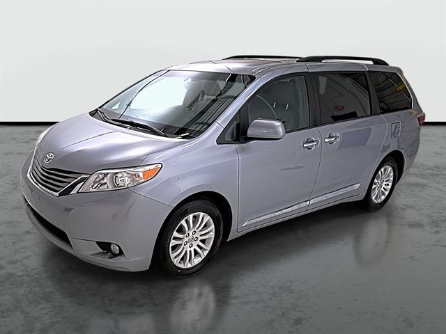 2017 Toyota Sienna XLE