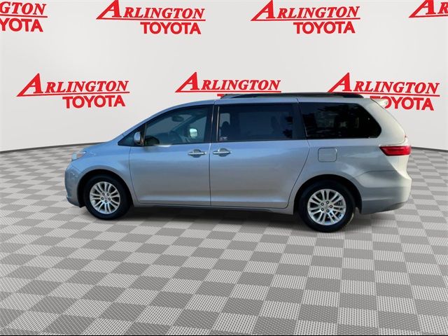 2017 Toyota Sienna 