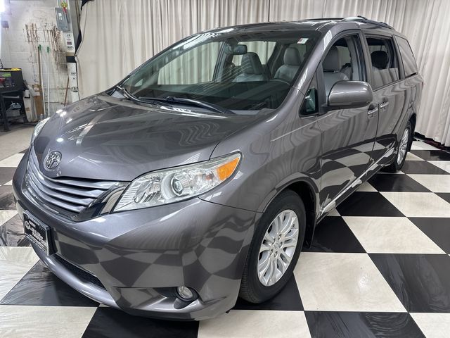 2017 Toyota Sienna XLE