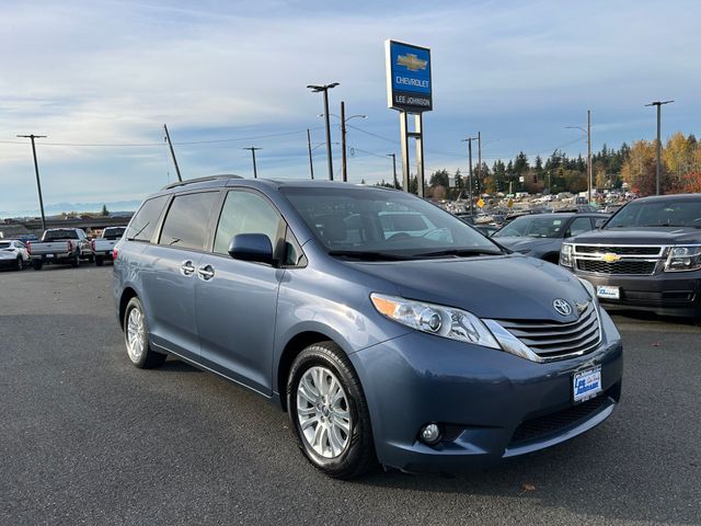 2017 Toyota Sienna XLE