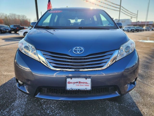 2017 Toyota Sienna 