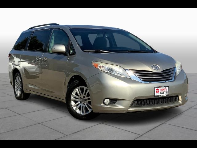 2017 Toyota Sienna XLE