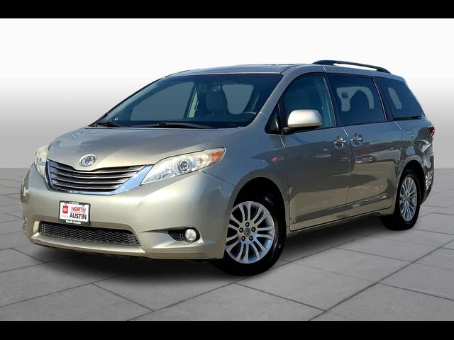 2017 Toyota Sienna XLE