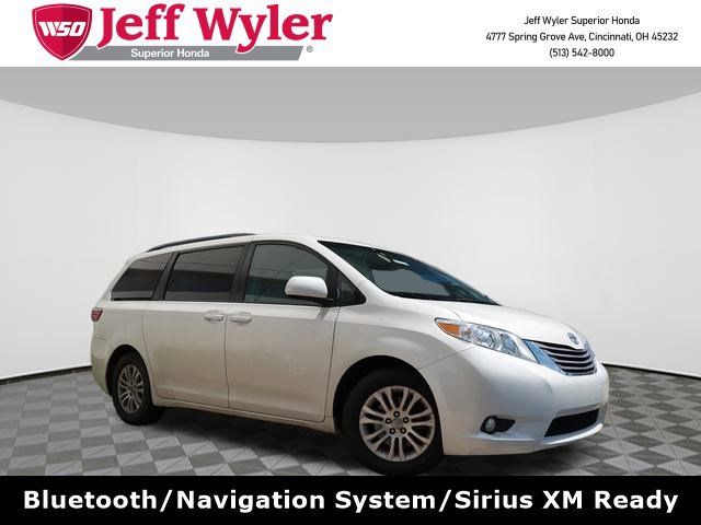 2017 Toyota Sienna XLE