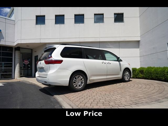 2017 Toyota Sienna XLE