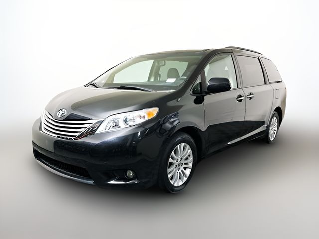 2017 Toyota Sienna XLE Auto Access Seat