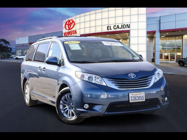 2017 Toyota Sienna XLE