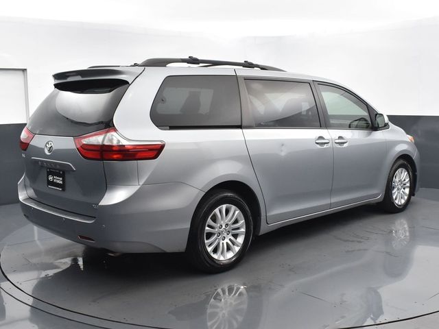 2017 Toyota Sienna 