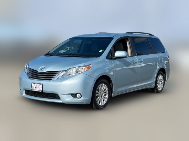 2017 Toyota Sienna XLE