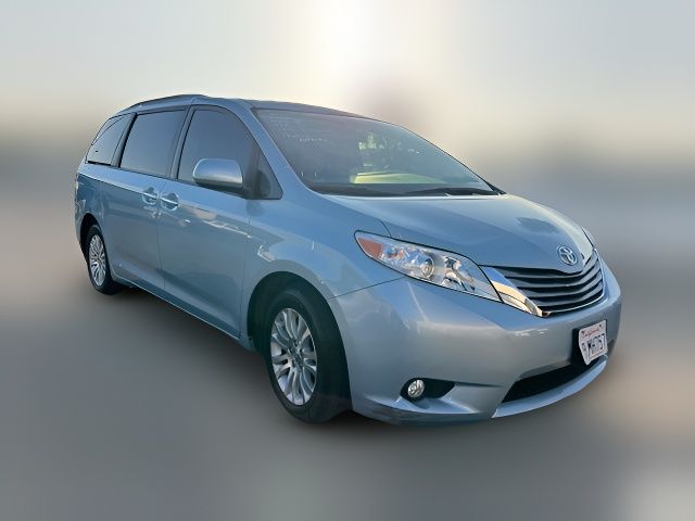 2017 Toyota Sienna XLE