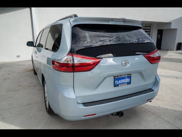 2017 Toyota Sienna XLE