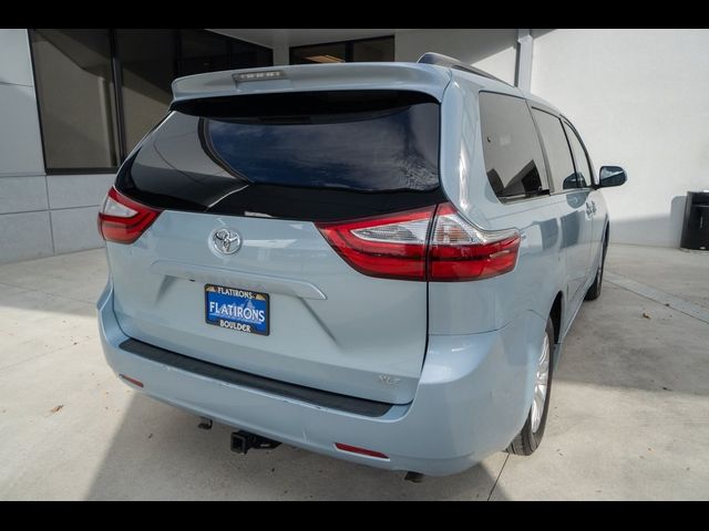 2017 Toyota Sienna XLE