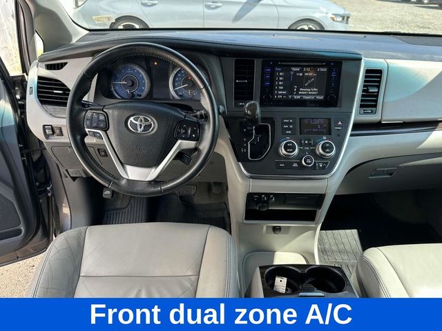 2017 Toyota Sienna XLE